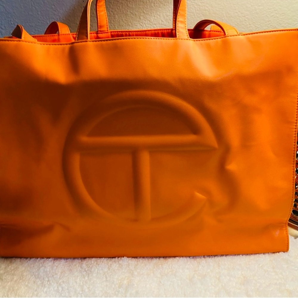 🌸Authentic Telfar Tote🌸